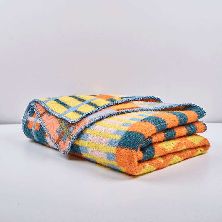 Gunta Wool Blanket by Michele Rondelli & Sophie Probst; Bauhaus Design, Nave Shop, online concept store