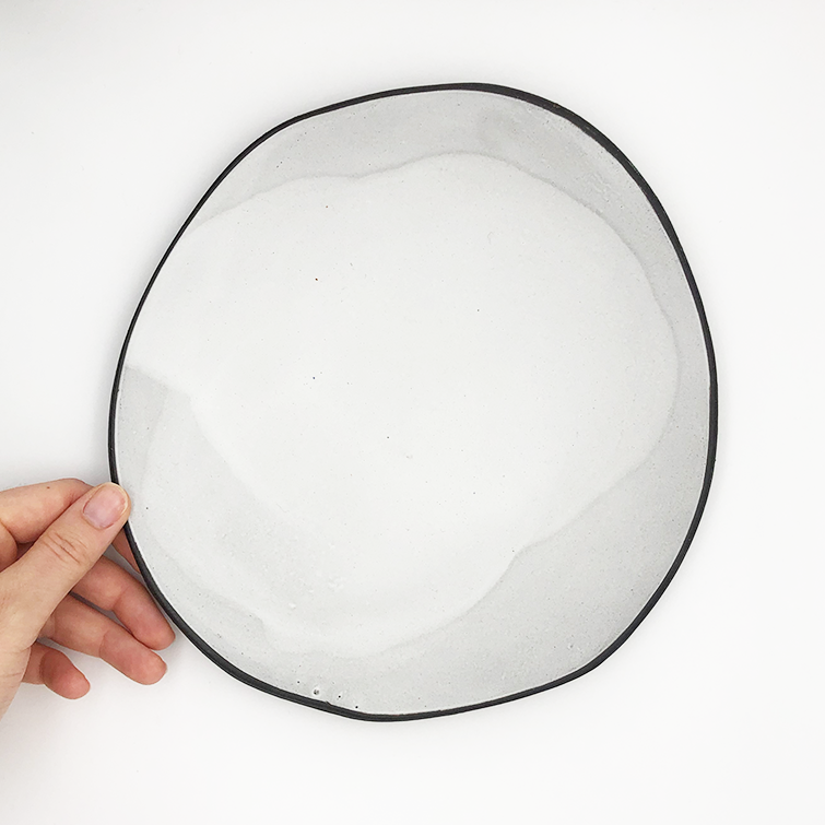 Handmade Ceramics, Medium Plate in Pure White Glaze by Hana Karim - Artisinal Stoneware Plates - NAVE shop - online concept store