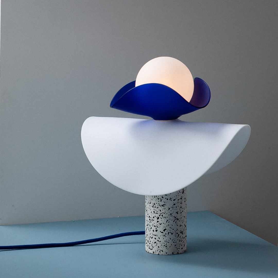 Swap it lamp with black and white charcoal base and two lampshades in blue and white designed by Moodlight Studio and made in France