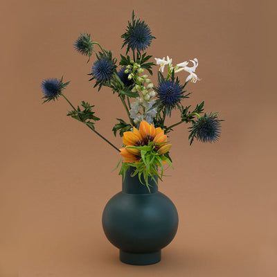 ceramic Strøm Vase large in green gables, caramel background and autumnal flowers - NAVE shop -online concept store