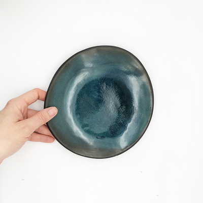 Handmade Ceramics, Medium plate in jade Glaze by Hana Karim - Artisanal Stoneware Plates - NAVE shop - online concept store