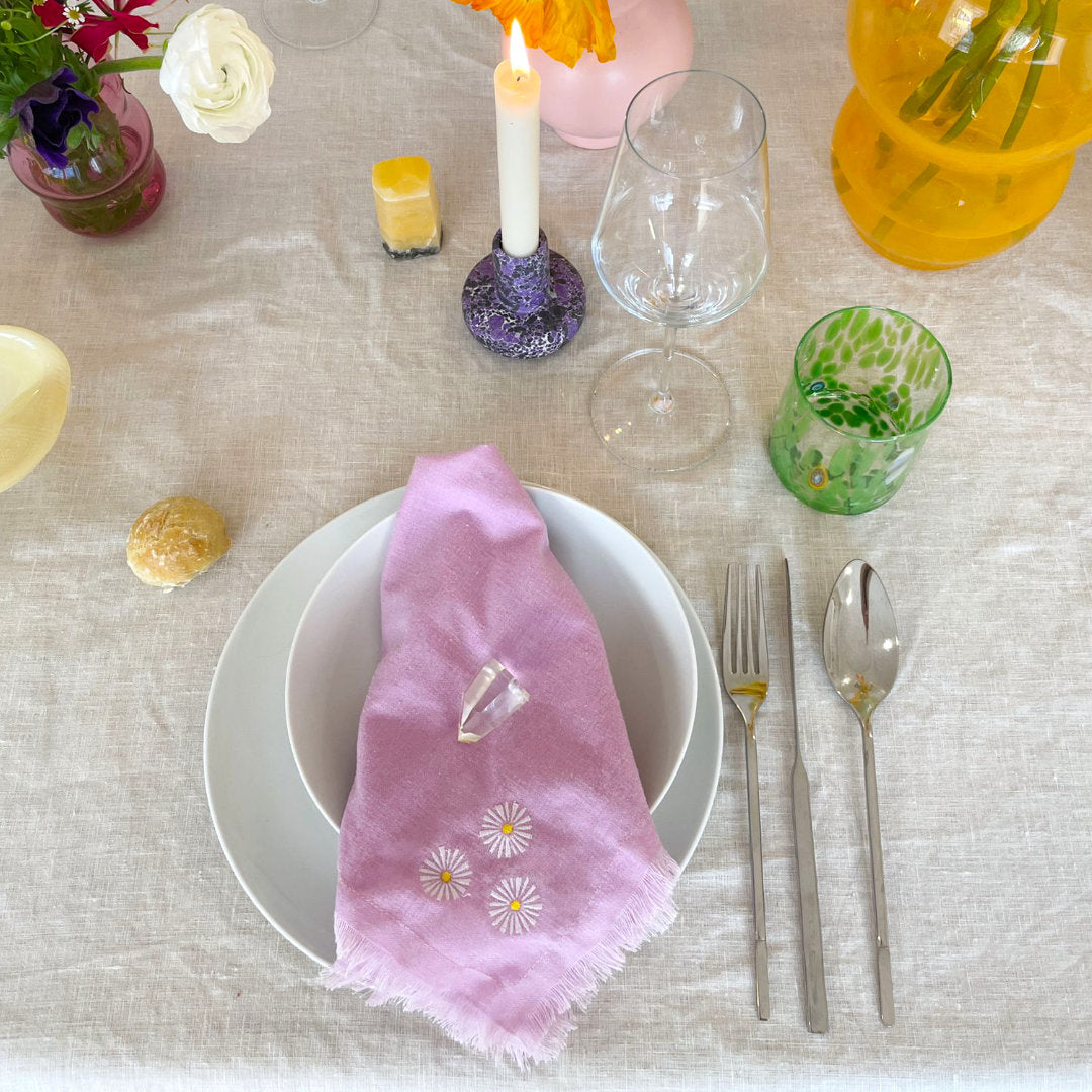 2 lilac linen Daisy napkins, Leinen Serviette mit Blümchen Muster - nave selects collection, tableware